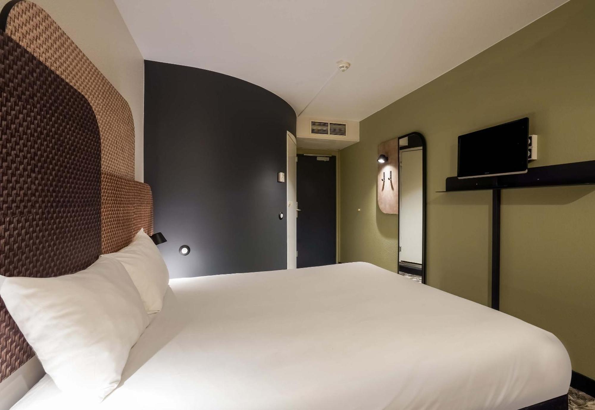 ไอบิส ชาร์ทร์ ซองทร์ กาเทรดาล Hotel ชาร์ตร ภายนอก รูปภาพ