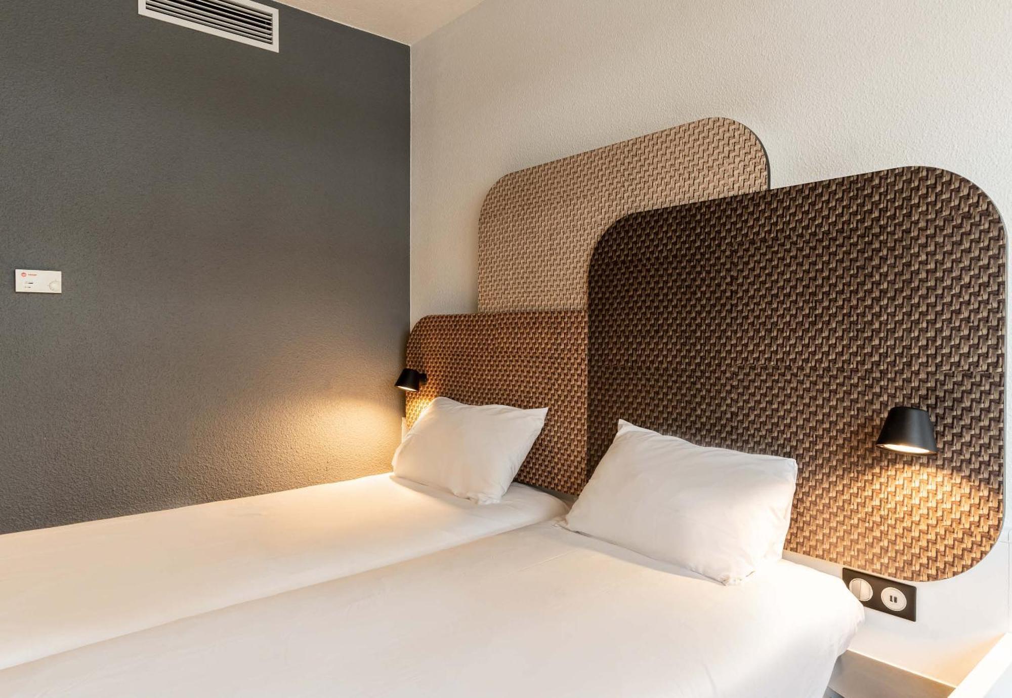 ไอบิส ชาร์ทร์ ซองทร์ กาเทรดาล Hotel ชาร์ตร ภายนอก รูปภาพ